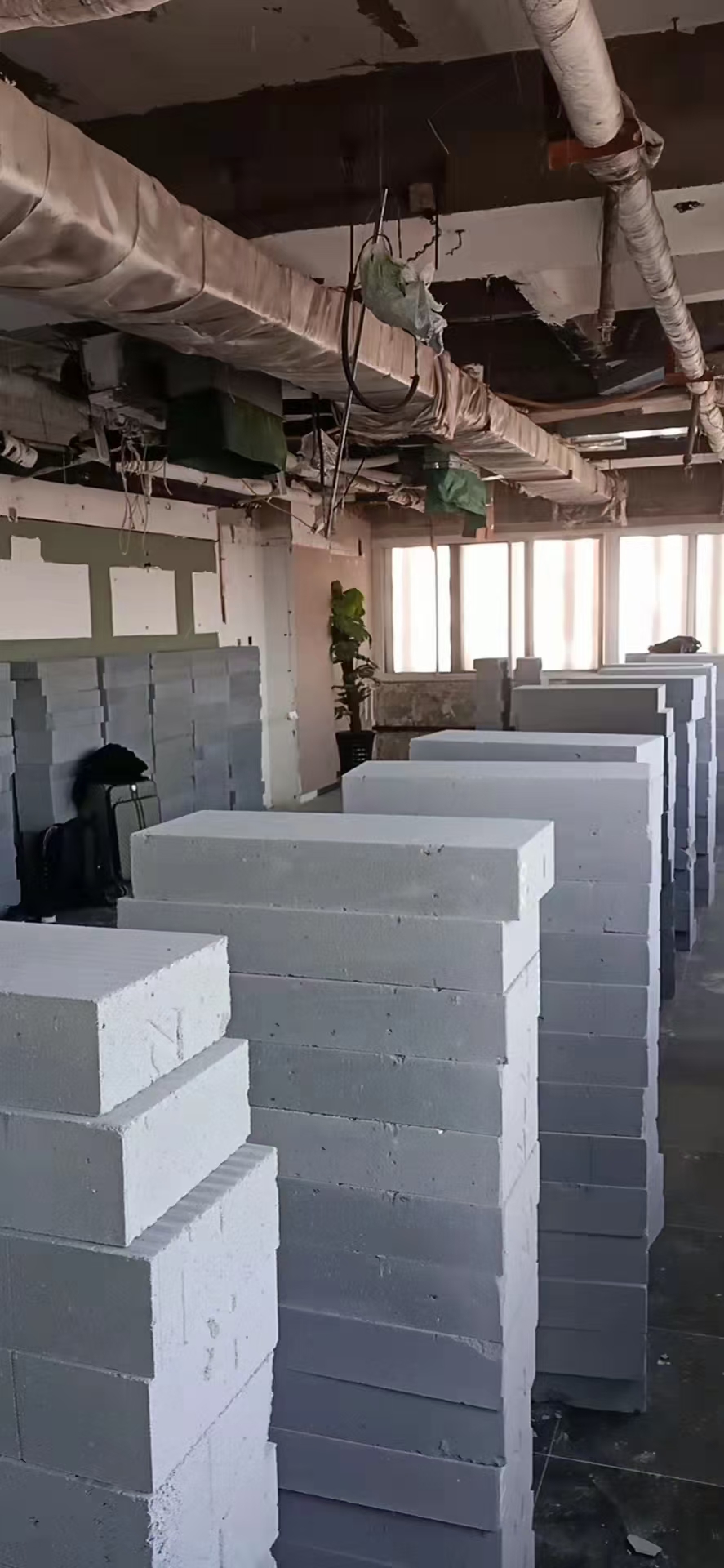 办公楼轻质砖隔墙场景